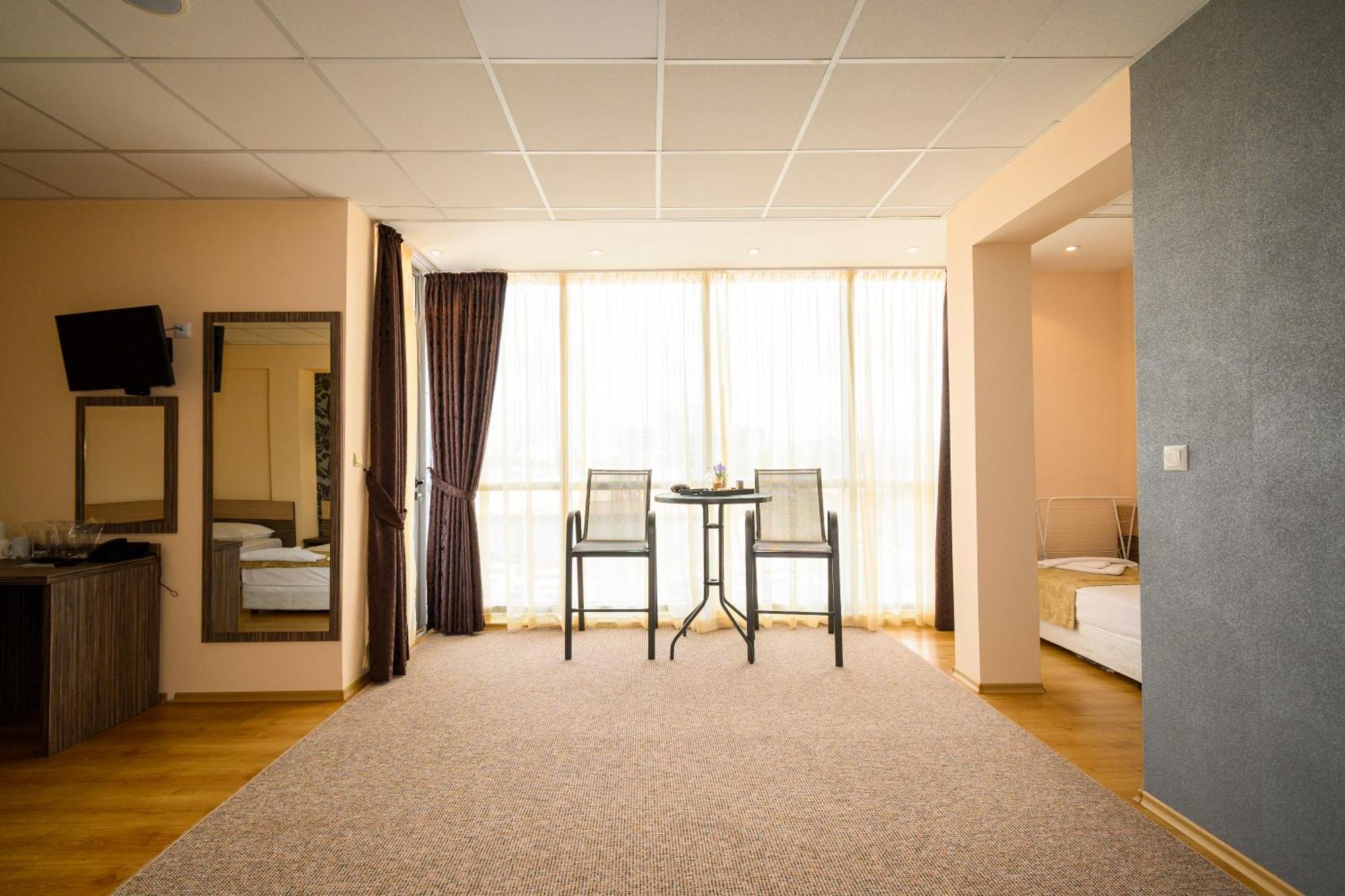 Hotel City Burgas Exterior photo